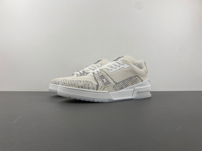 LV TRAINER SNEAKER LV-000558