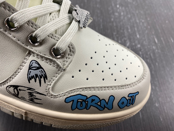 nike dunk low Ch*0me He**ts