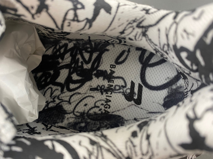 DEFENDER SNEAKER DS029