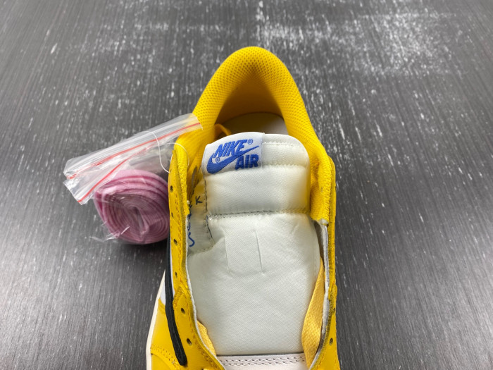 Travis Scott x Air Jordan 1