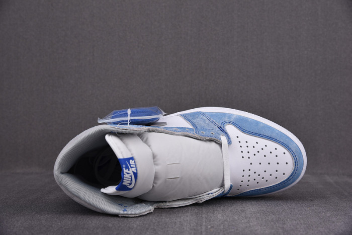 Air Jordan 1 High OG “Hyper Royal” 555088-402