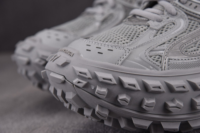 DEFENDER SNEAKER DS010