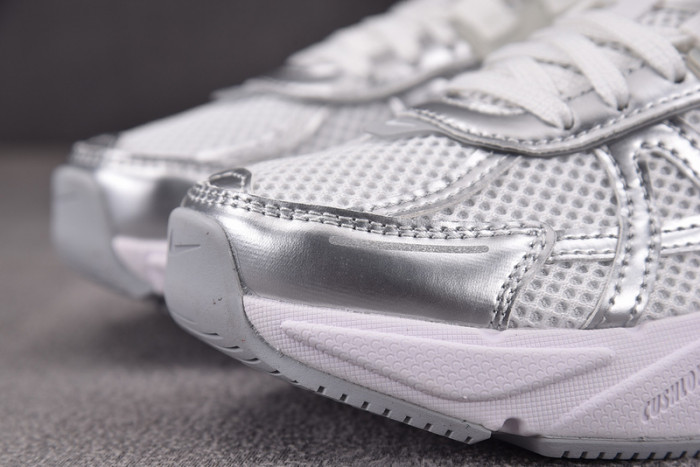 Nike V2K Run Metallic Silver White FD0736-104