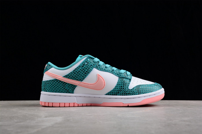 Nike Dunk SB Low "Snake Skin" DR8577-300
