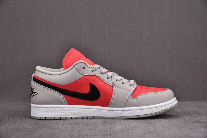 WMNS AIR JORDAN 1 LOW 