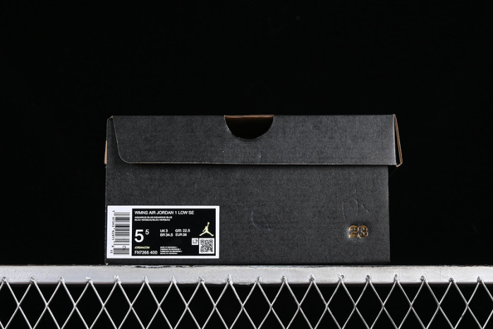 Air Jordan 1 Low SE GS 