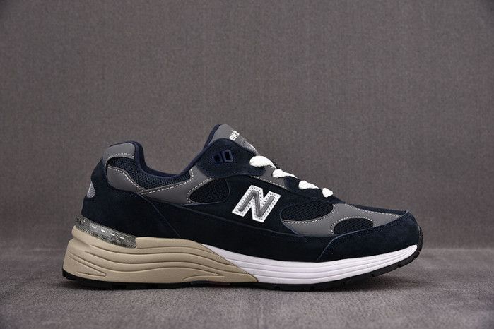NEW BALANCE SNEAKER NB057