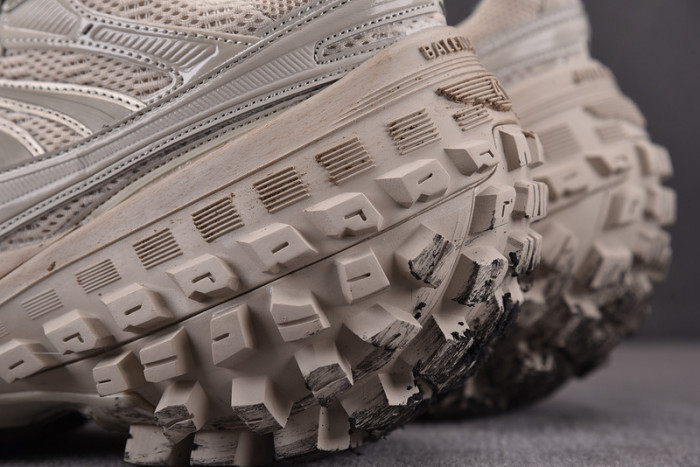 DEFENDER SNEAKER DS018