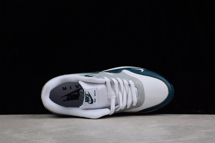 NIKE AIR MAX 1 LV8 