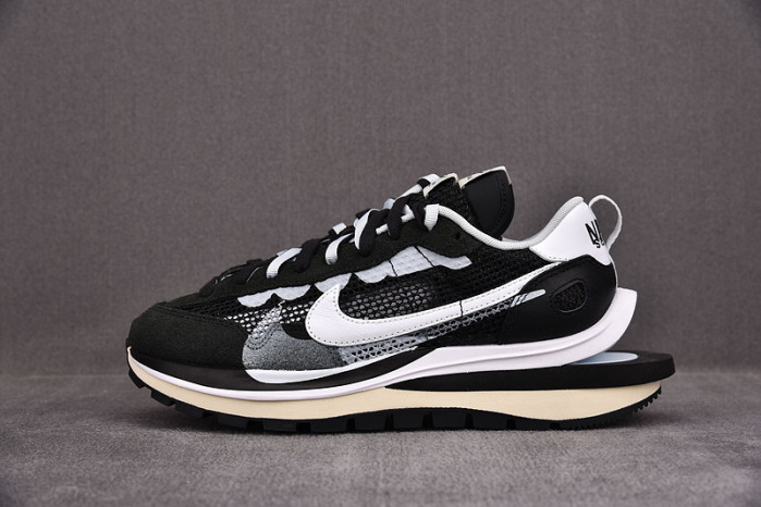 Nike Vaporwaffle sacai Black White CV1363-001