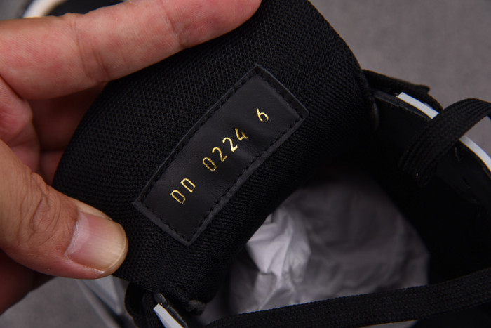 LV SNEAKER LV-000531