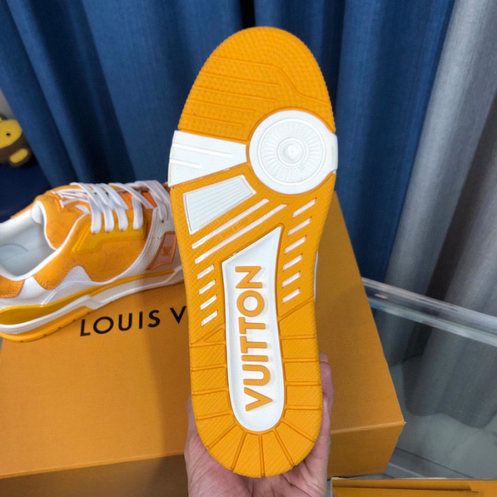 LV SNEAKER LV-000335