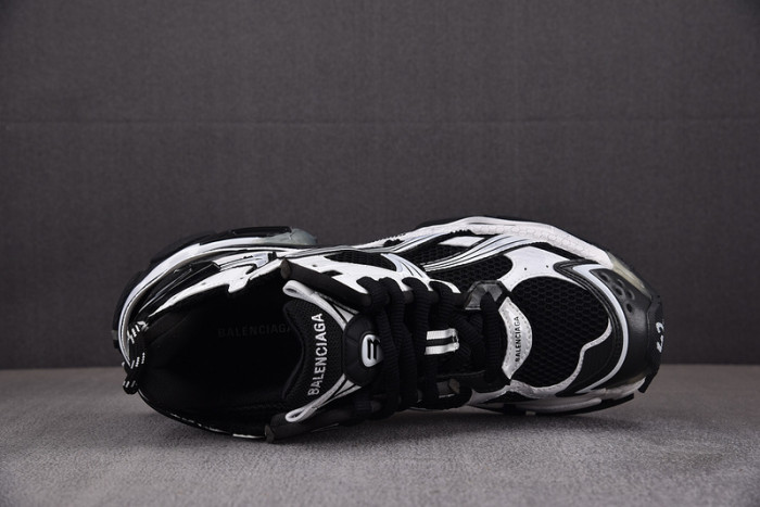 RUNNER SNEAKER RS016