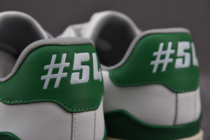 LV SNEAKER LV-000132