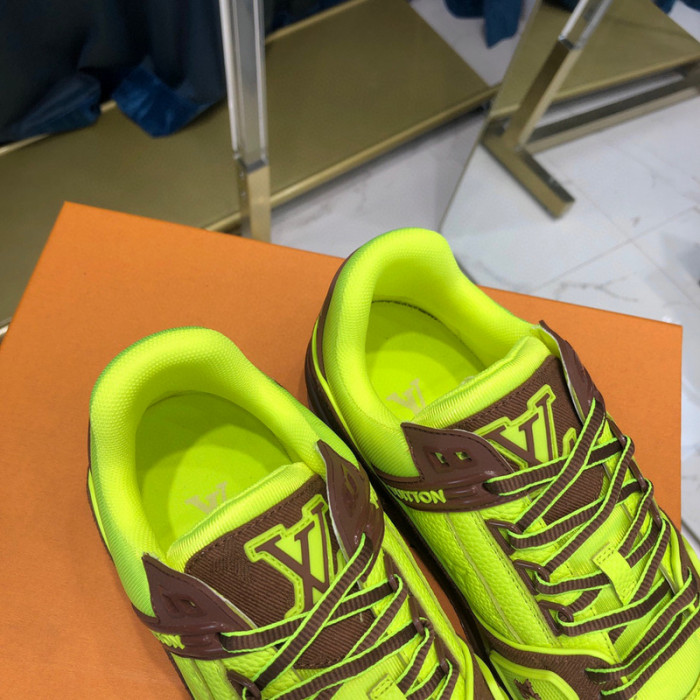 LV SNEAKER LV-000311