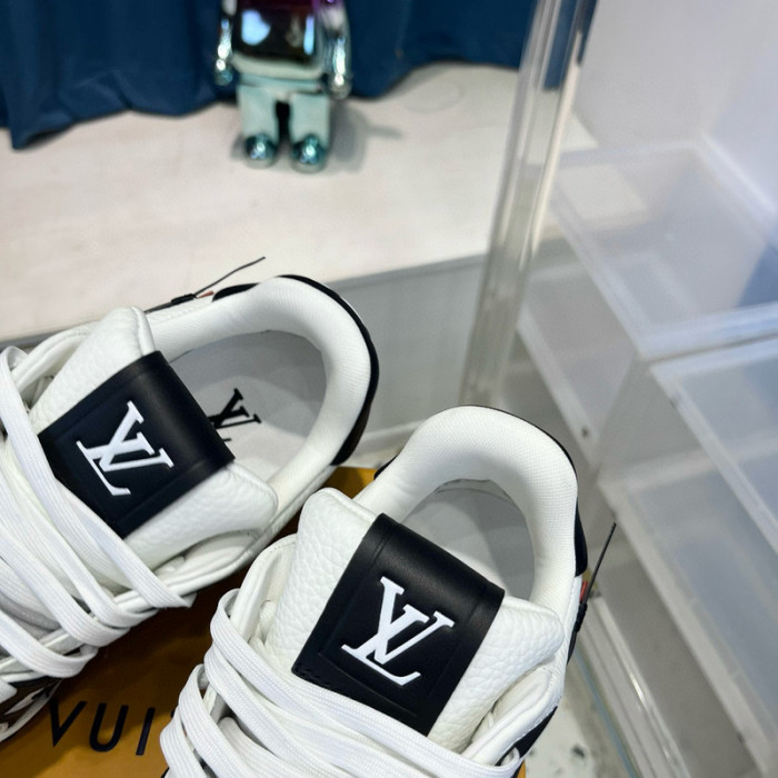 LV SNEAKER LV-000489