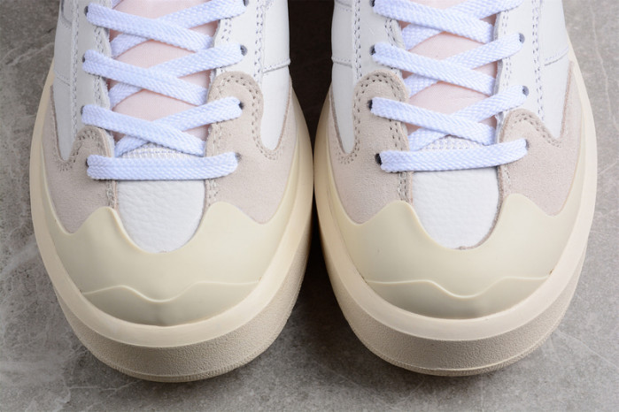 NEW BALANCE SNEAKER 009