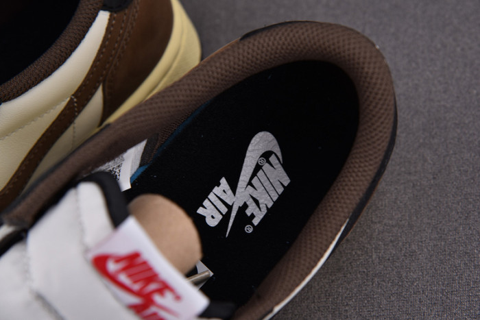 TRAVIS SCOTT X AIR JORDAN 1 LOW DARK MOCHA BLACK CQ4277-105