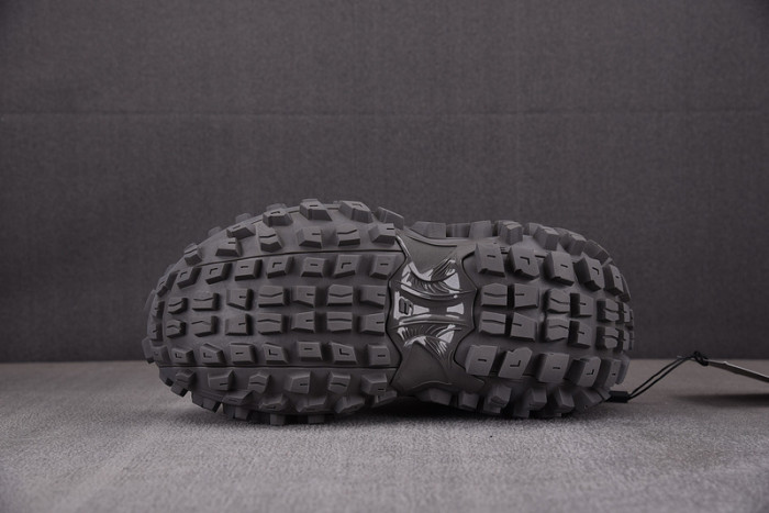 DEFENDER SNEAKER DS005