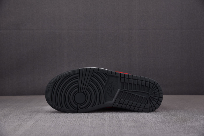 Jordan 1 Mid Gym Red Off Noir (Women