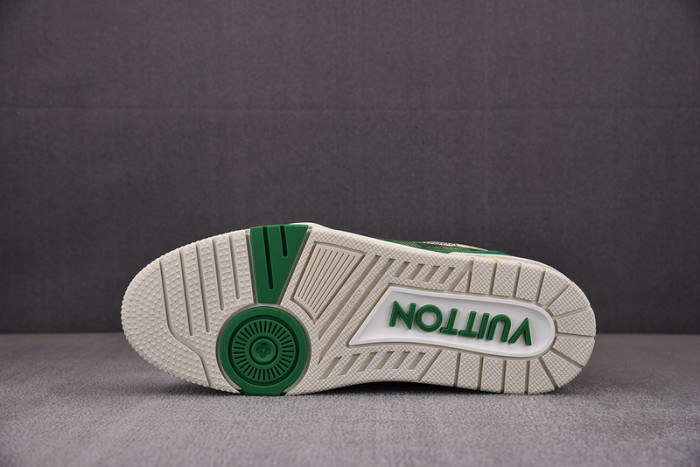 LV SNEAKER LV-000110