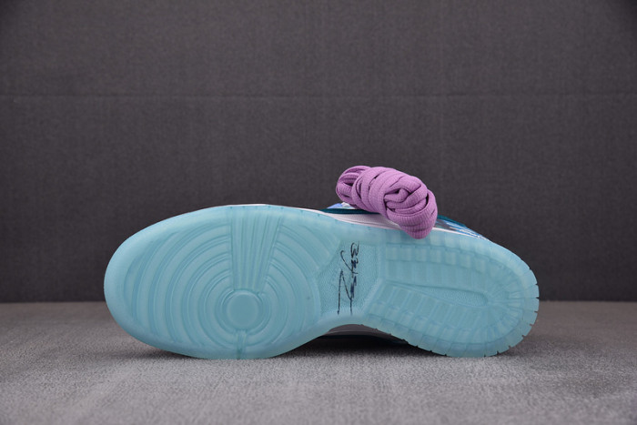 FUTURA LABORATORIES X NIKE DUNK LOW SB 