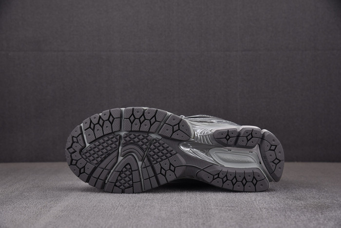 NEW BALANCE SNEAKER NB105