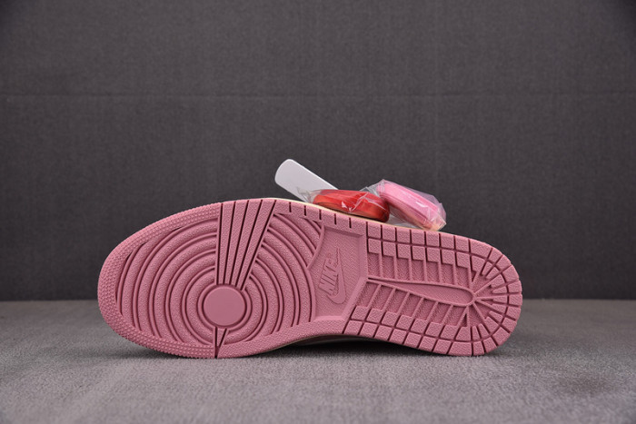 Travis Scott x Air Jordan 1 Low OG