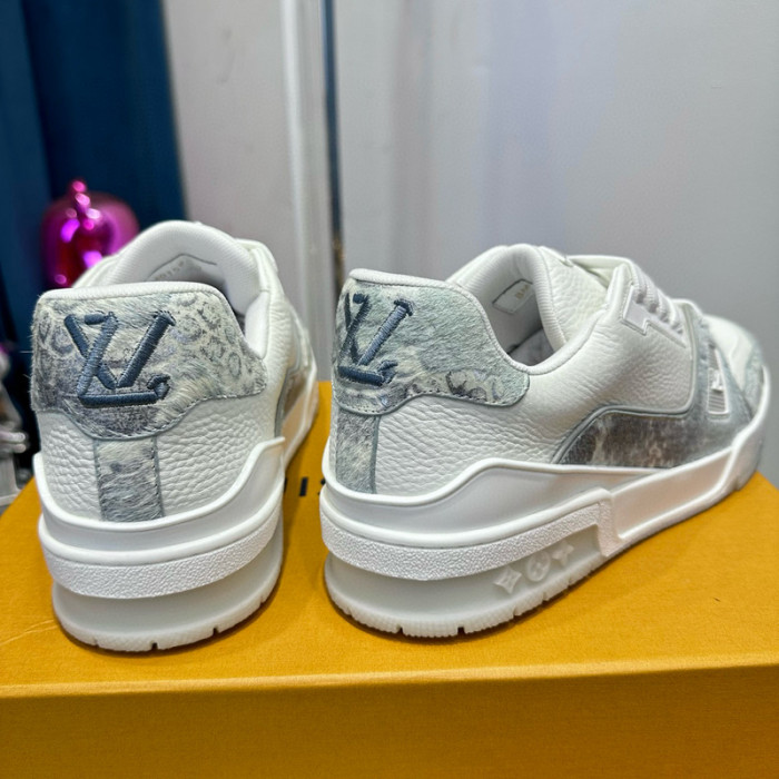 LV SNEAKER LV-000528