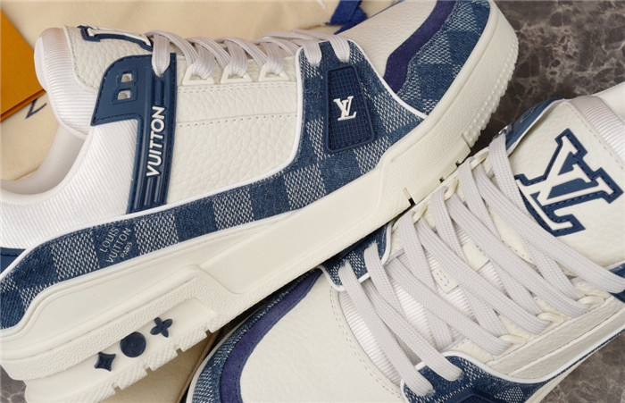 LV SNEAKER LV-000190