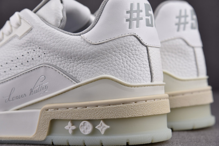 LV SNEAKER LV-000102