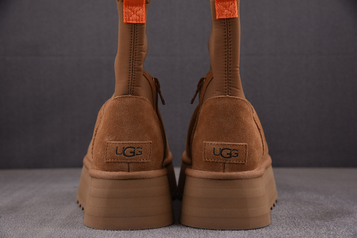 UGG Classic Dipper Boot