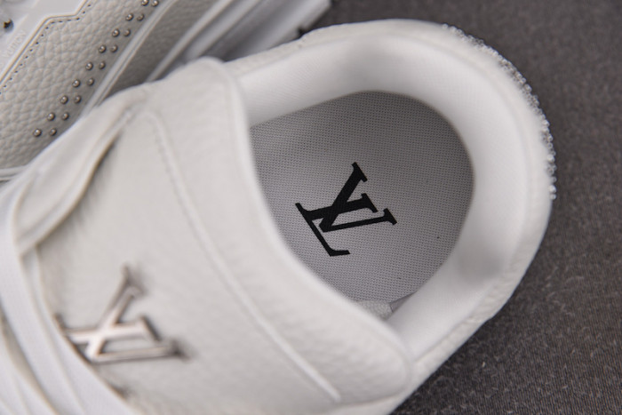 LV TRAINER SNEAKER LV-000569