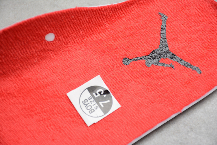 Air Jordan 11 Low Snakeskin Light Bone CD6846-002