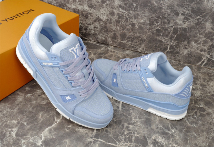 LV SNEAKER LV-000181