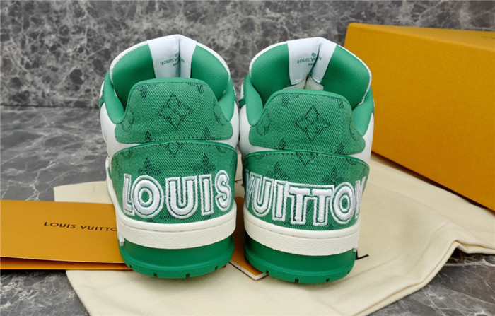 LV SNEAKER LV-000198