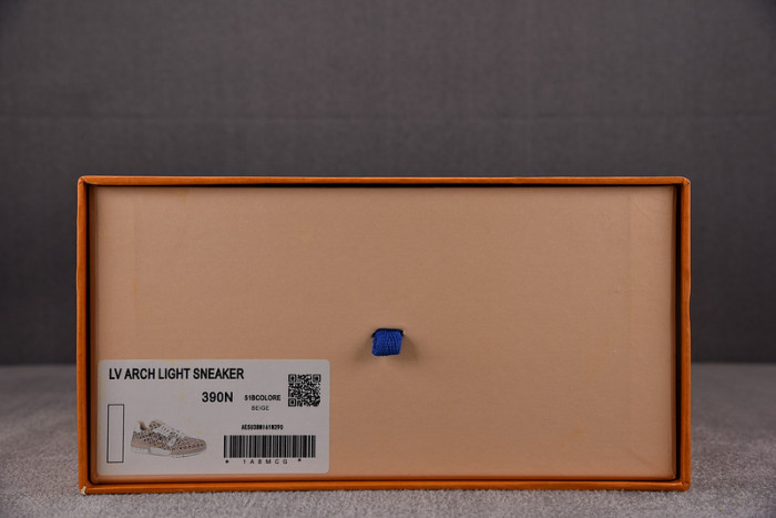 LV SNEAKER LV-000121