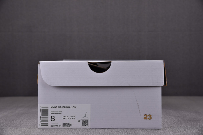 Air Jordan 1 Low “Panda” DC0774-101