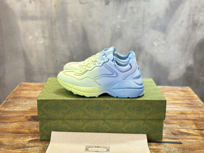 G*u*i* trainer sneaker135