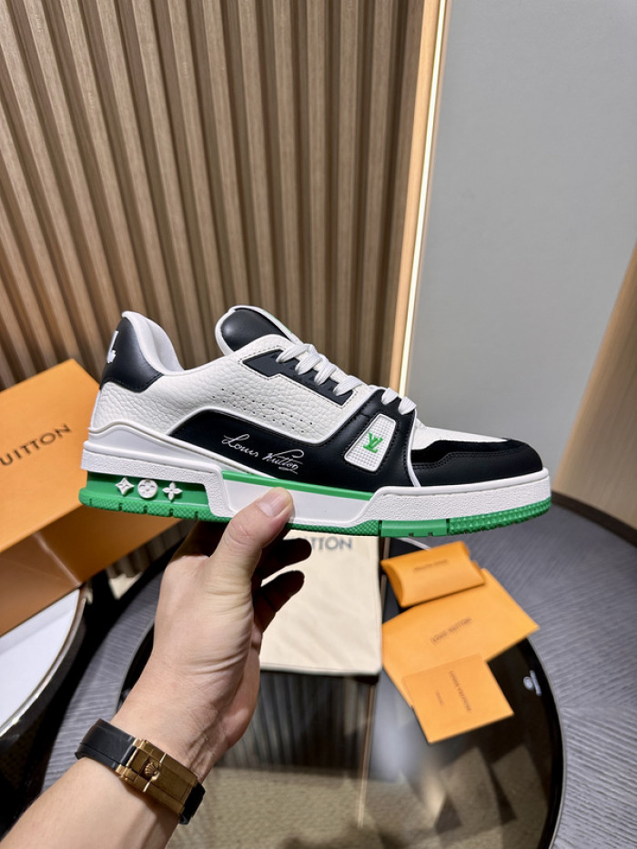 LV TRAINER SNEAKER LV-000563