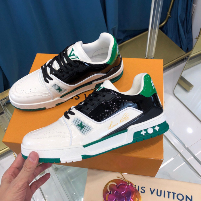 LV SNEAKER LV-000328