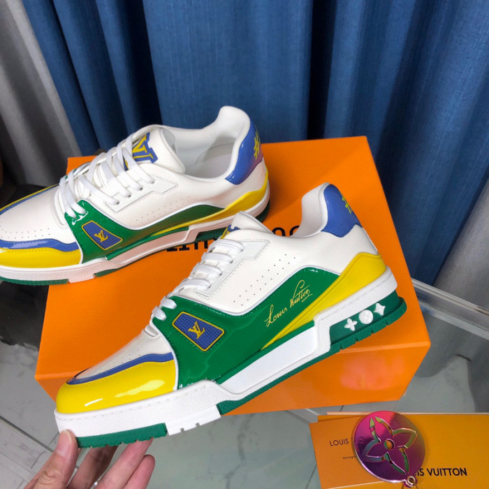 LV SNEAKER LV-000332