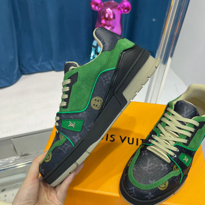 LV SNEAKER LV-000349