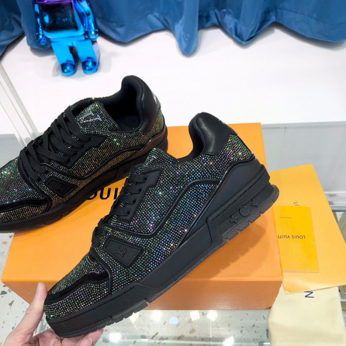 LV SNEAKER LV-000362