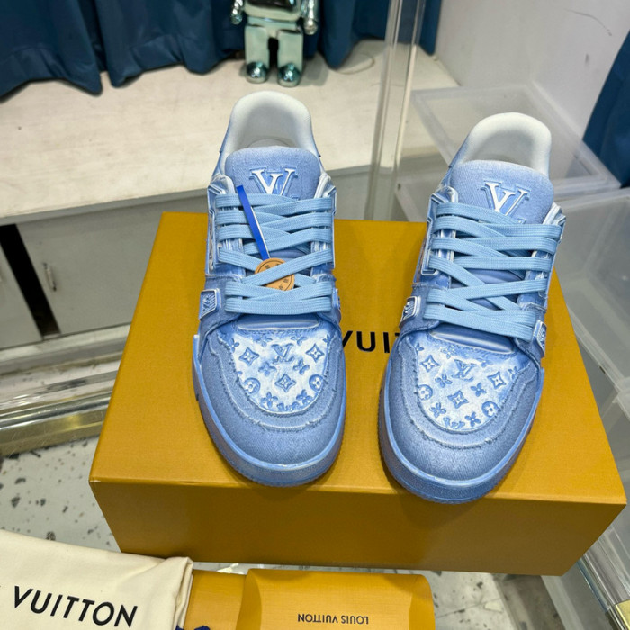 LV SNEAKER LV-000469