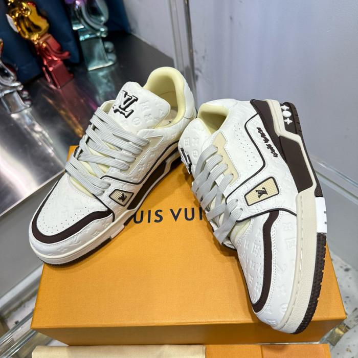 LV SNEAKER LV-000529