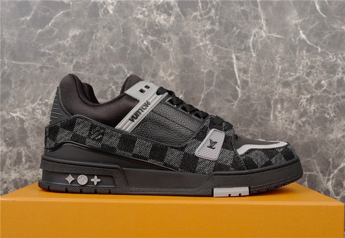 LV SNEAKER LV-000189