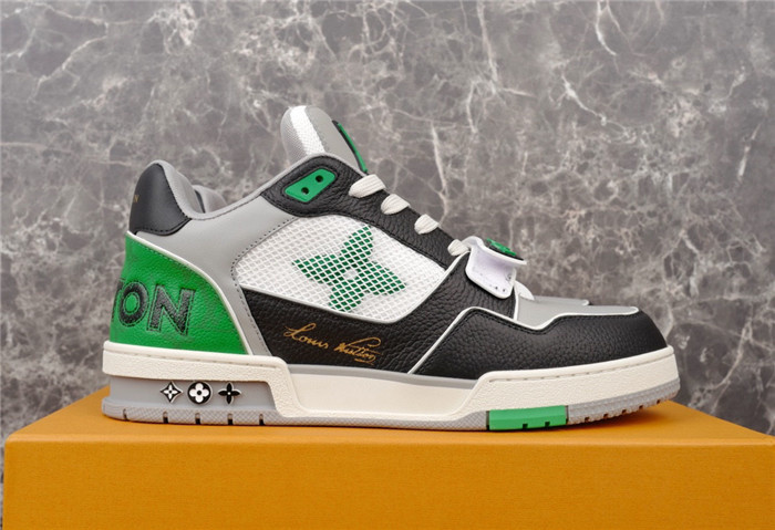 LV SNEAKER LV-000195