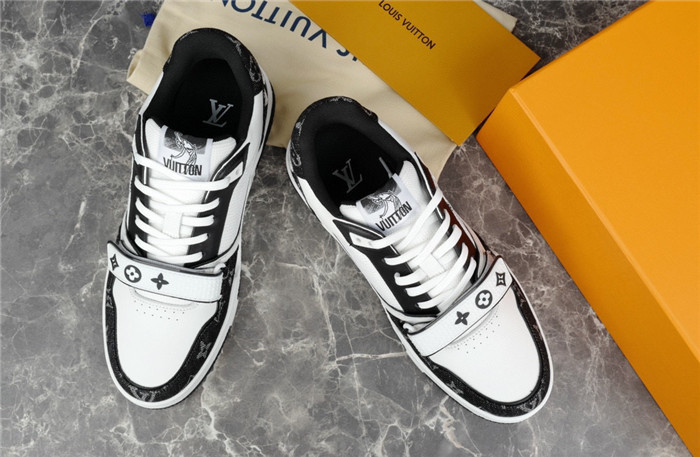 LV SNEAKER LV-000200