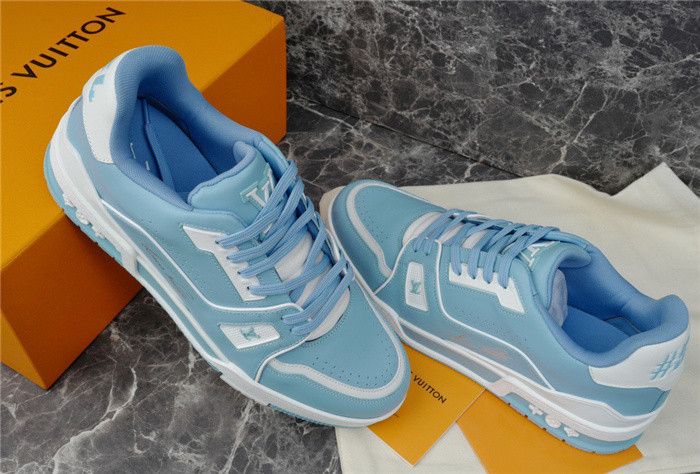 LV SNEAKER LV-000259